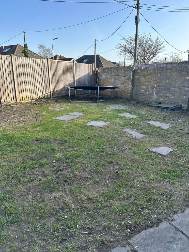 (Refurbished+AVAILABLE NOW)..BIG Four (4) BEDROOM House in Heart of Hornchurch, RM13 8NH..£2295pcm