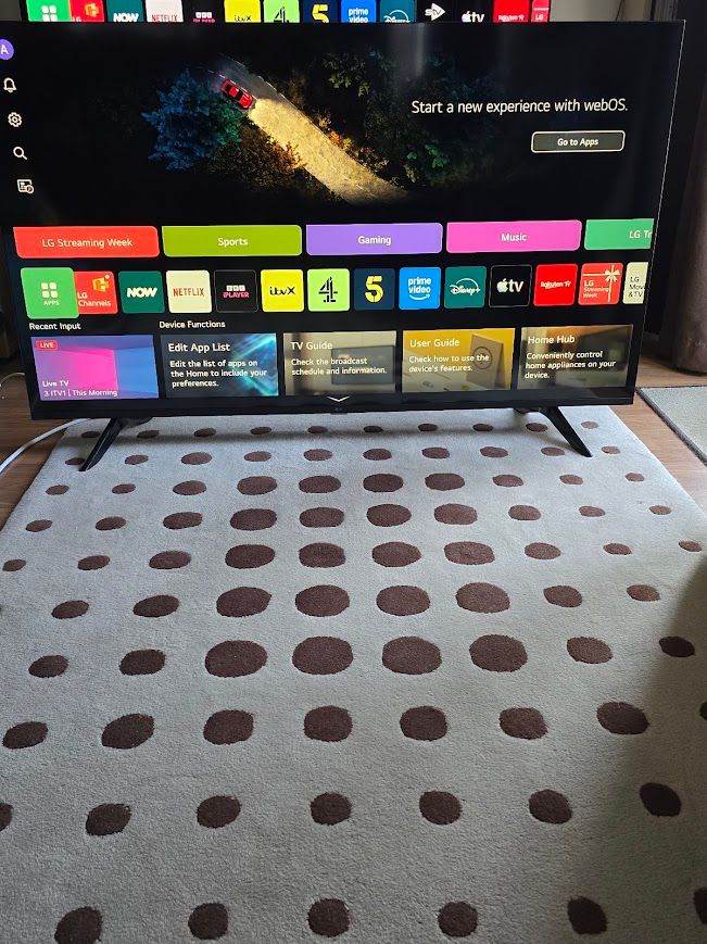 LG 55-inch Smart TV, LED panel with 4K Ultra HD resolution 