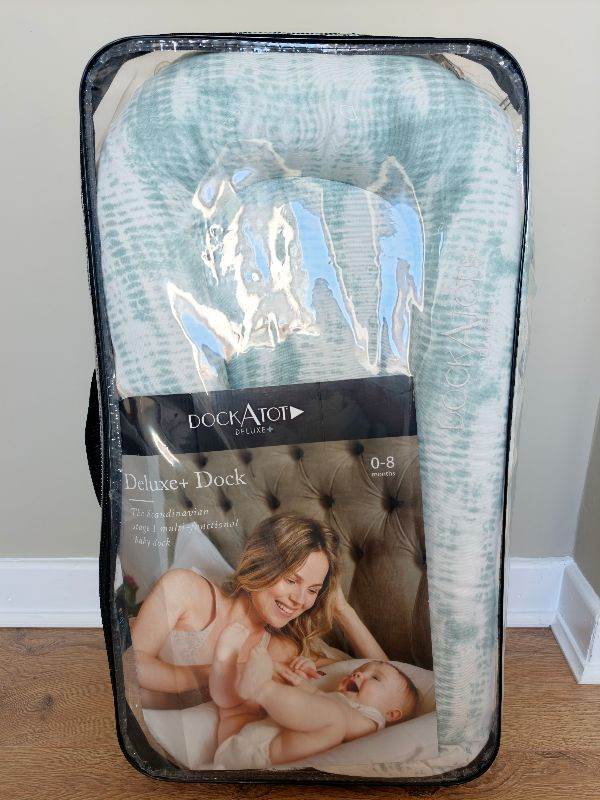 Dockatot Deluxe + baby sleeping pod