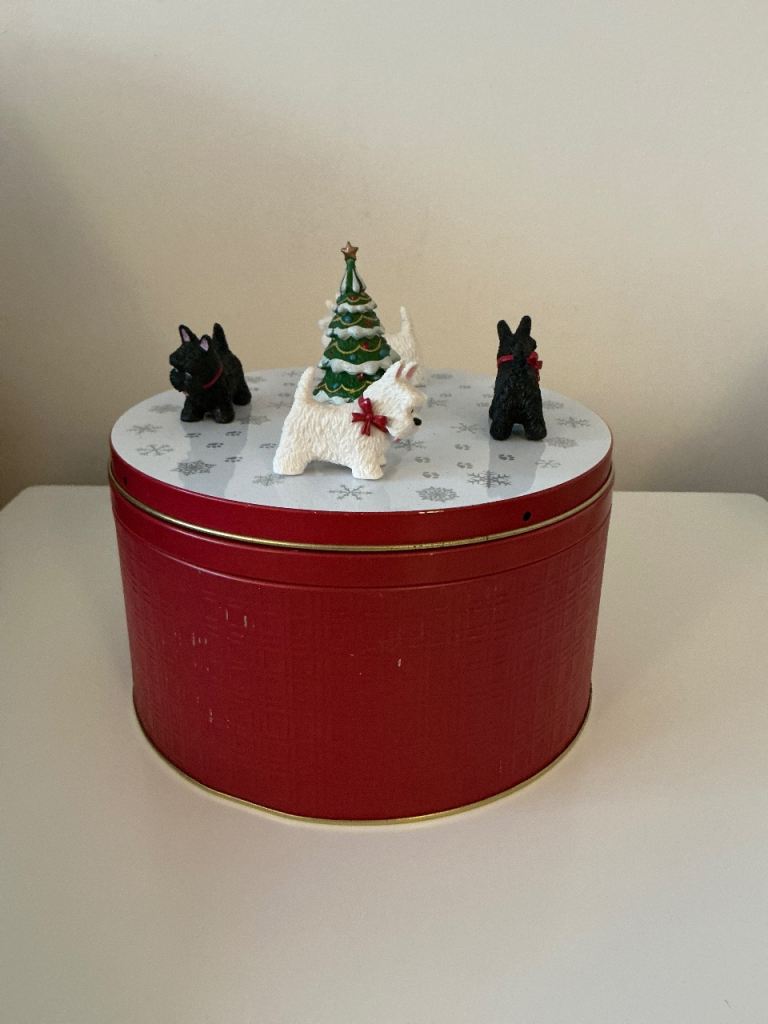 Sainsburys Scottie snow globe tin musical Xmas tin with westie dogs Christmas tree 