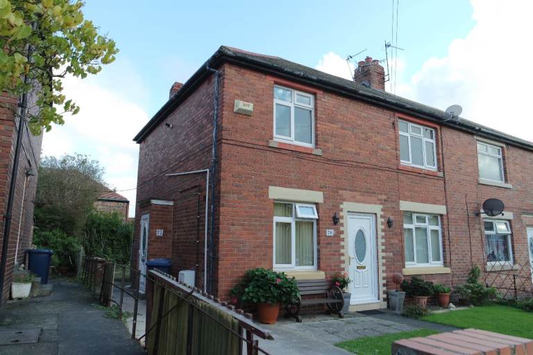 2 Bed Lower Flat available to rent on Borrowdale Avenue in Walkergate, Newcastle upon Tyne
