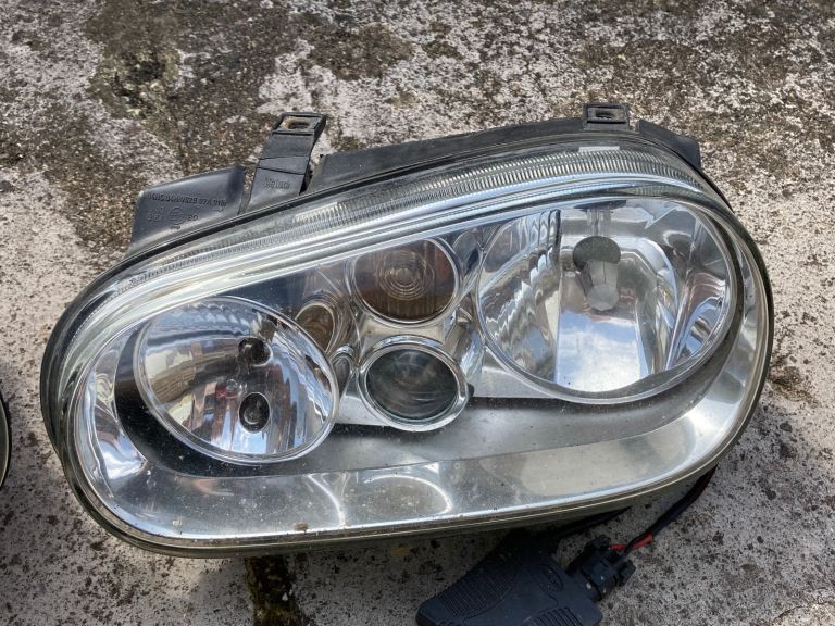 VW Volkswagen MK4 Golf GTi Valeo O/S N/S Pair Front Headlights HID
