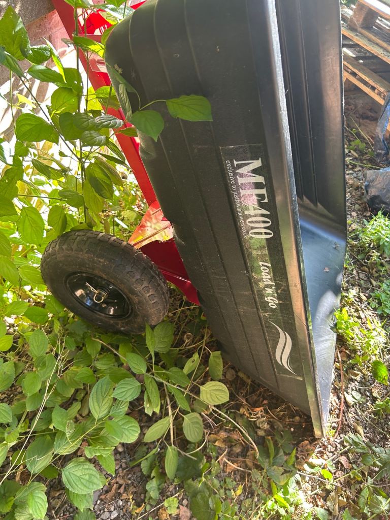 Ride on mower trailer 