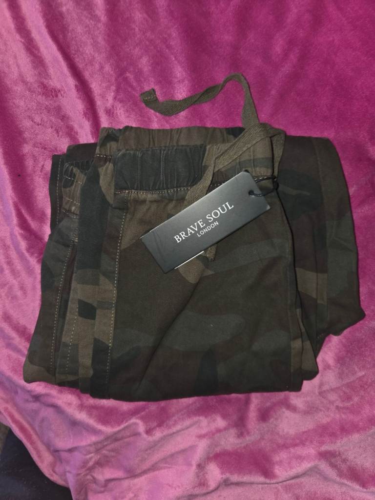 Brave Soul London Khaki Camo Cargo Trousers – Size 32W R | Brand New With Tags
