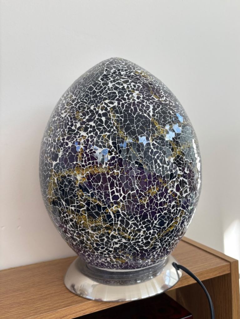 Egg shaped mosaic table lamp