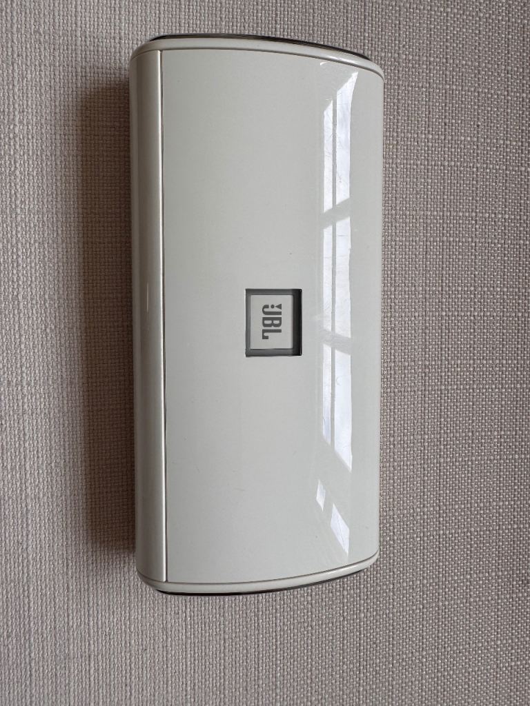 JBL On Tour Speaker Batteries and cable - power cable missing 
