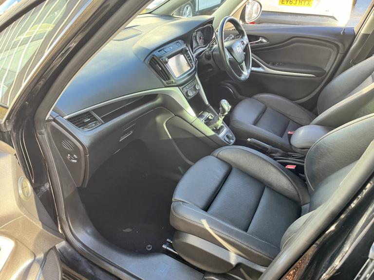 VAUXHALL ZAFIRA TOURER 1.4 i Turbo SRi Nav Black Manual Petrol 2017