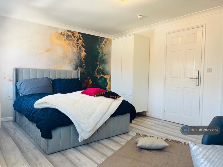 1 bedroom in Deyley Way, Ashford, TN23 (#2837759)