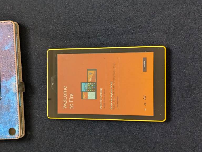 Amazon Fire HD 8 (2017) + Cover