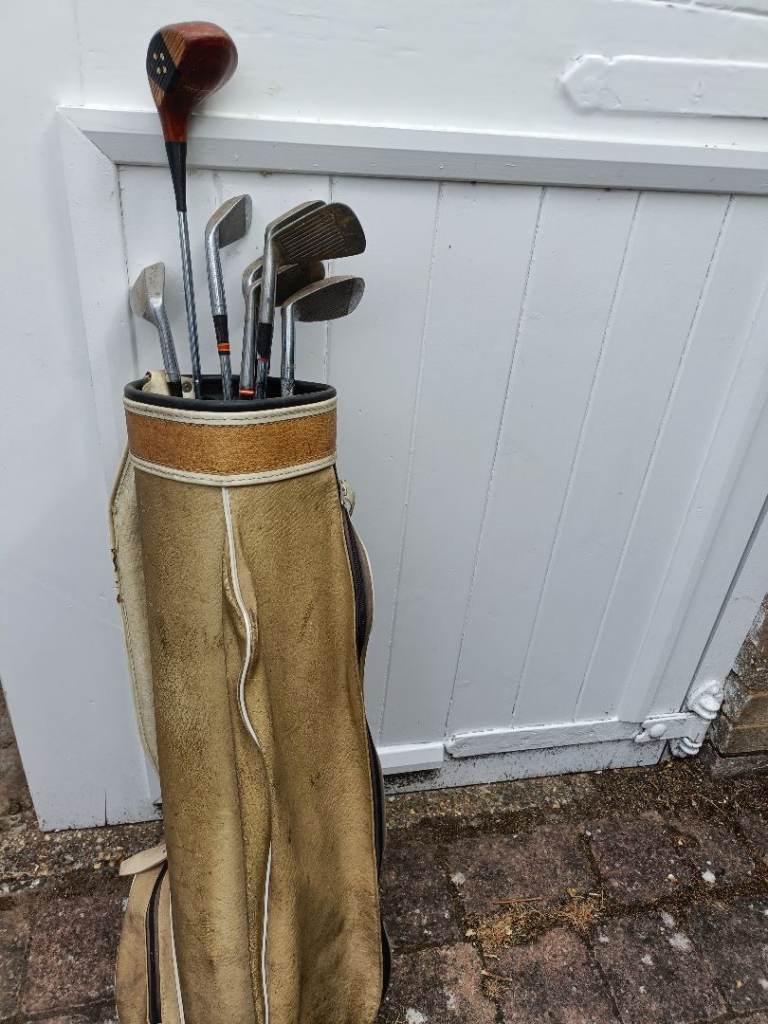Vintage Golf Bag with Clubs – Fair Condition