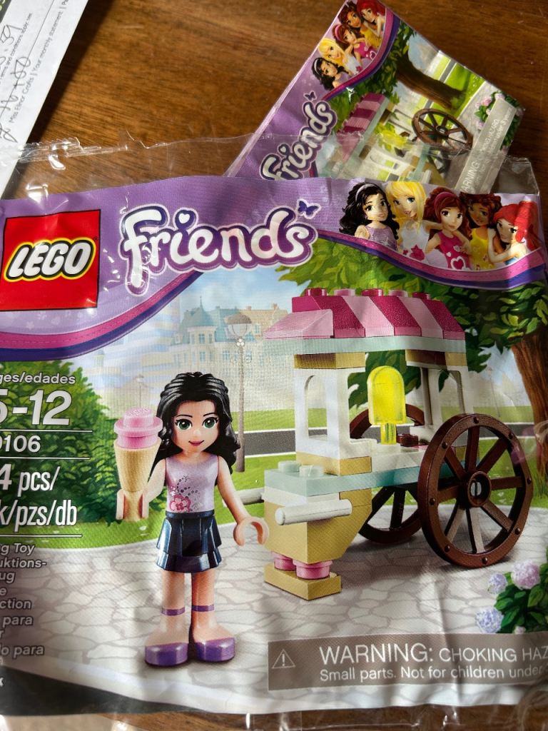 Lego Friends City pool and cafe