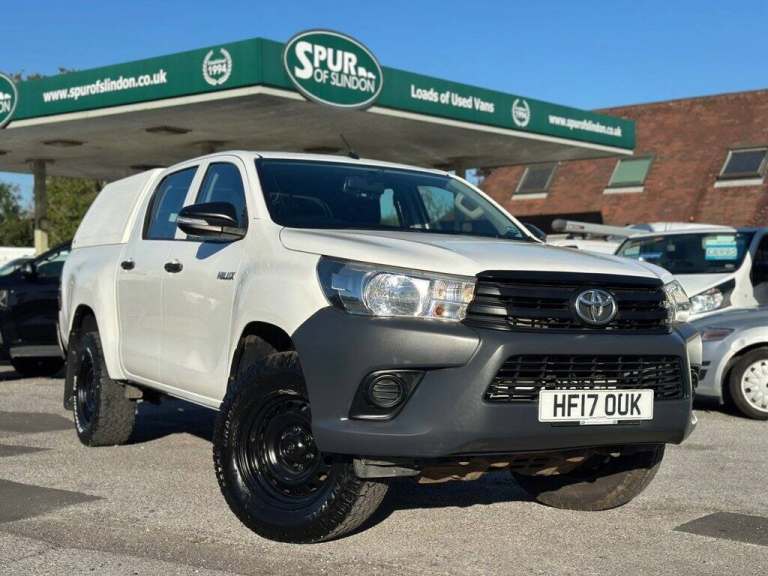 2017 Toyota Hilux 2.4 D-4D Active Pickup Double Cab 4dr Diesel Manual 4WD Euro 6 (3.5t) (150  Pic...