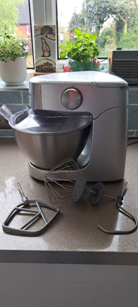 Silver Kenwood Chef Food Mixer /Stand Mixer