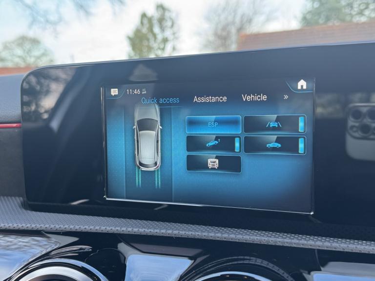 MERCEDES-BENZ A CLASS 1.3 A250e 15.6kWh AMG Line 2020