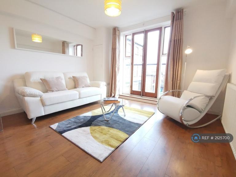 1 bedroom flat in Hull Marina, Hull, HU1 (1 bed) (#2125700)