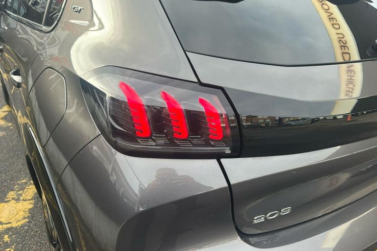  Peugeot 208 1.2 Puretech Gt Hatchback 5dr Petrol Eat Euro 6 s/s 100 Ps Petrol