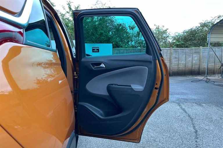 2019 Vauxhall Crossland X 1.2T ecoTec [110] Tech Line Nav 5dr [6 Spd] [S/S] HATCHBACK PETROL Manual