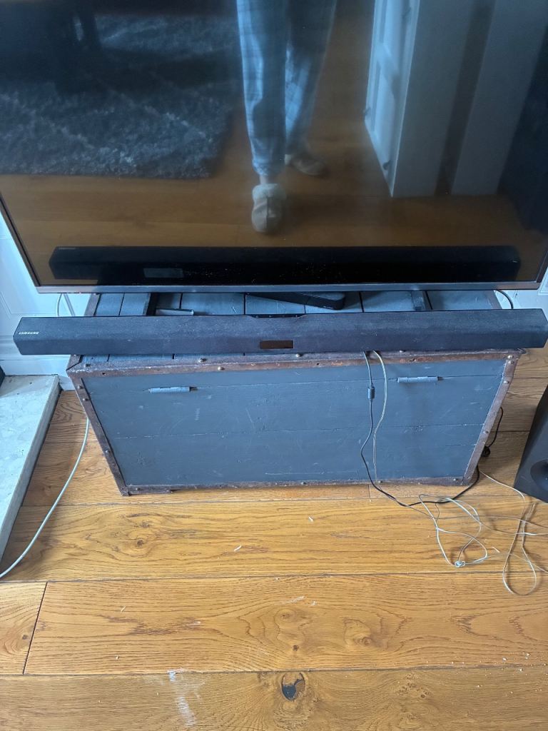Samsung Soundbar and Subwoofer