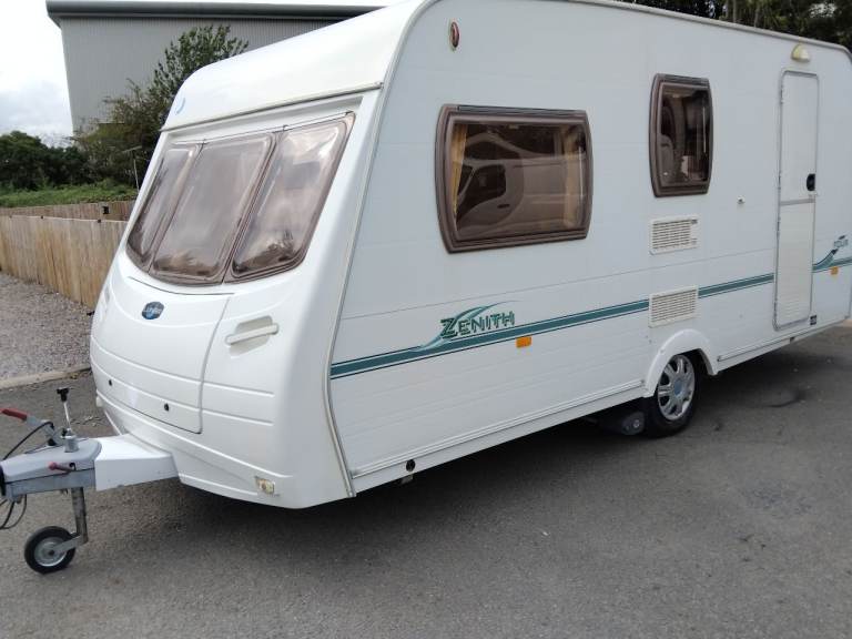 Lunar caravan 4 berth 2006