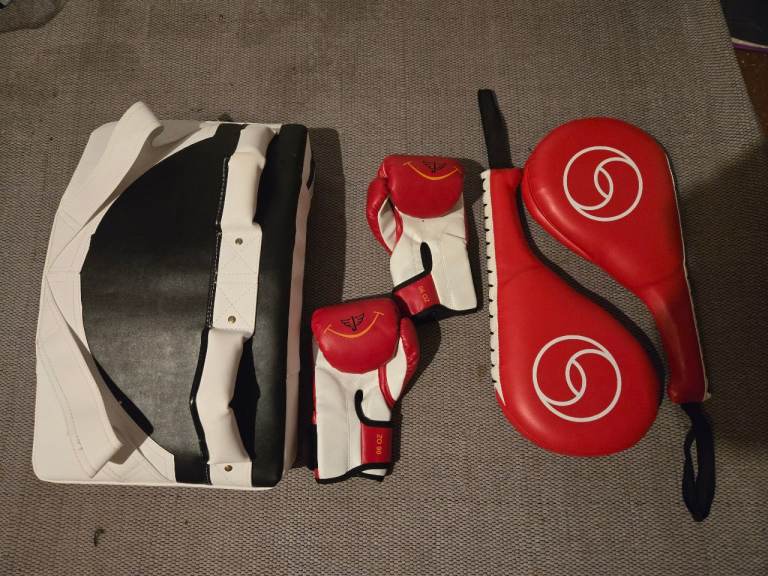 Kids boxing training kit