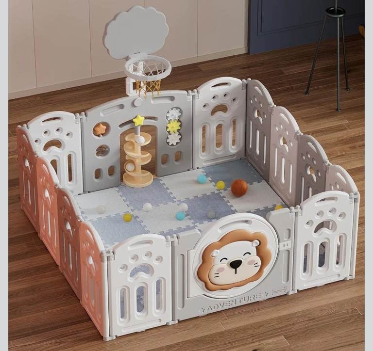 Large Baby Playpen with Basketball Hoop – Good Condition