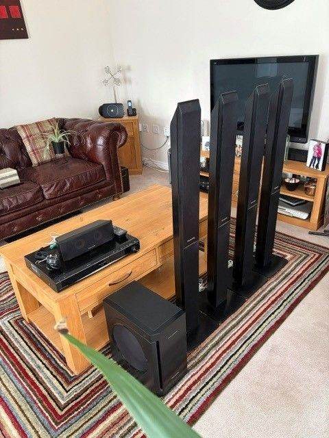 Home Cinema Surround Sound System with Tall Speakers