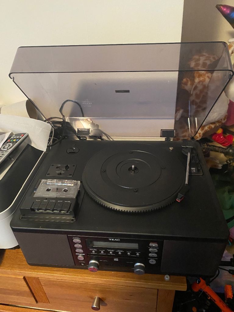 TEAC All-in-One Stereo System - Turntable, Cassette, CD, Radio