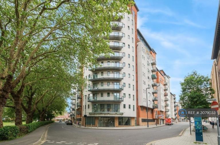1 bedroom flat in Oceana Boulevard, Southampton, SO14 (1 bed) (#3079033)
