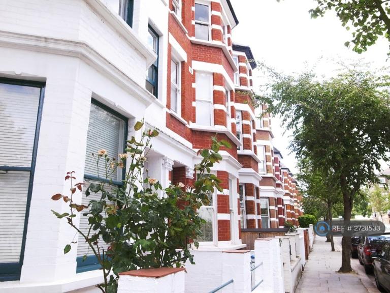 3 bedroom flat in Bracewell Road, London, W10 (3 bed) (#2728533)