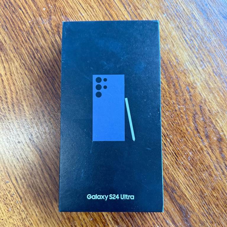 Samsung Galaxy S24 Ultra - 256GB - Titanium Violet - MINT Condition