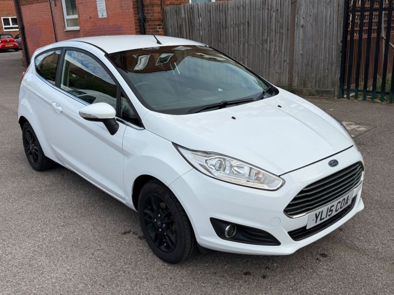 Ford, FIESTA, Hatchback, 2015, Manual, 1241 (cc), 3 doors