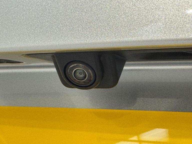 2019 Jaguar F-Pace 2.0 D180 R-Sport SUV 5dr Diesel Auto AWD Euro 6 (s/s) (180 ps) ESTATE Diesel A...