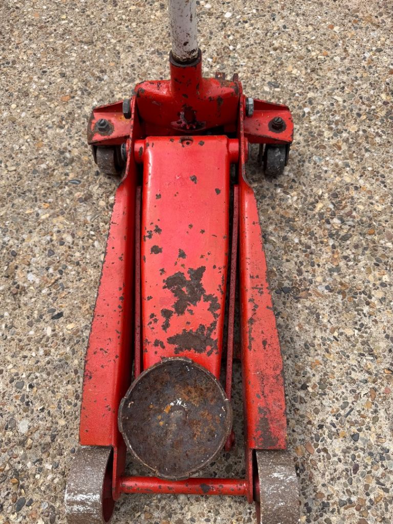 Jack hydraulic 3 Ton in good condition 