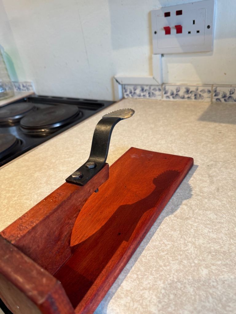 Table top Coconut scraper 