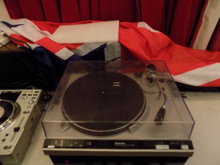 image for Technics SL-3200 Direct Drive Record Player Turntable