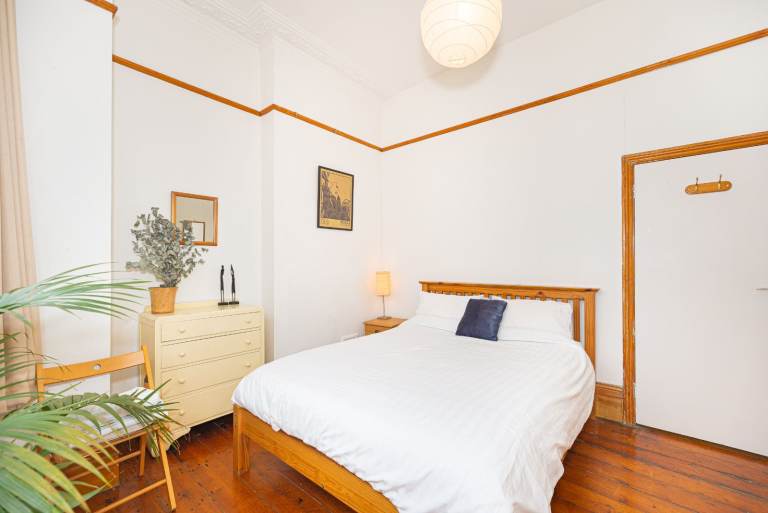 Lovely Spacious 2 dble bedroom garden flat, Streatham Hill