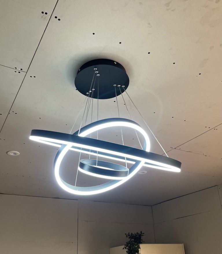 Ceiling light 