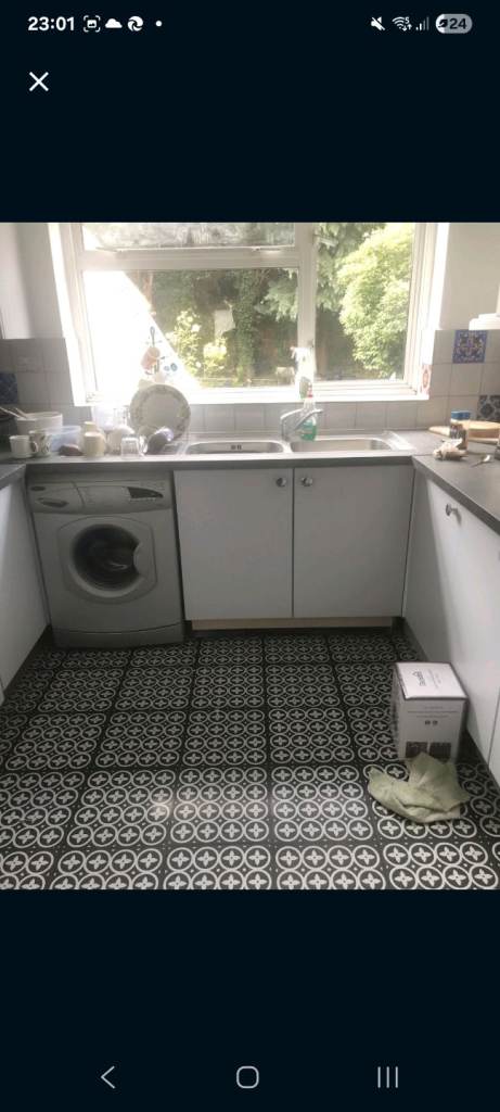 Single room in house share 