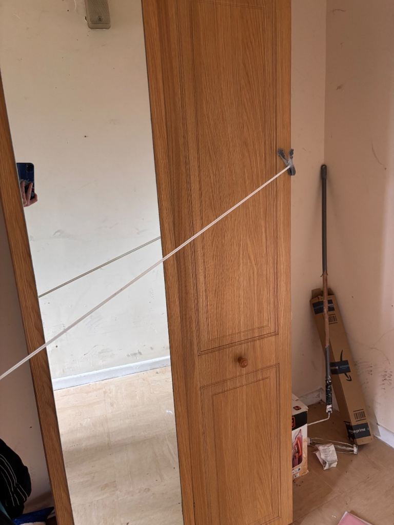Single wardrobe 