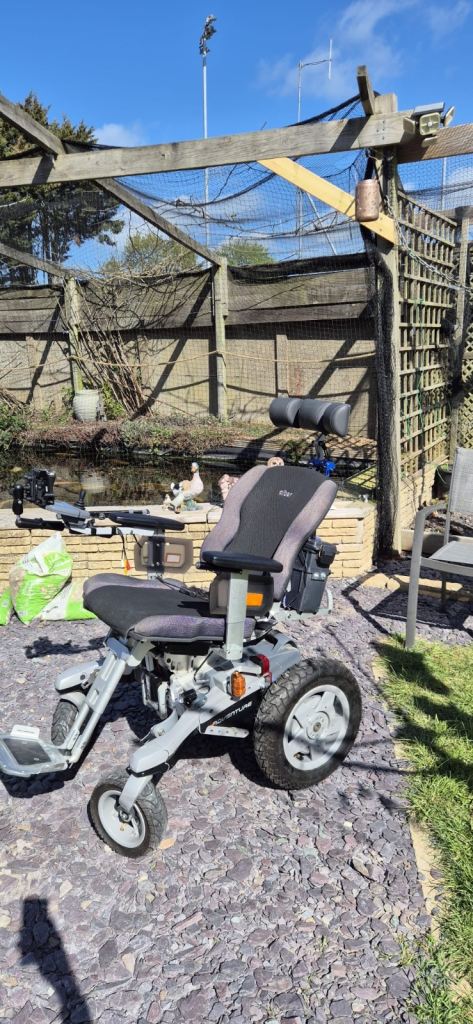 Electric wheelchair