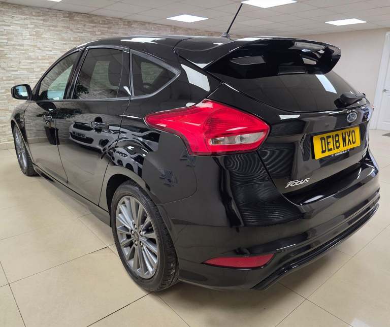 FORD FOCUS 1.0 T EcoBoost ST-Line Black Manual Petro 2018 WARRANTY 12 MONTHS MOT