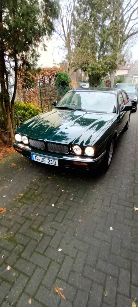 JAGUAR XJR 1997 SUPERCHARGED BRITISH RACING GREEN