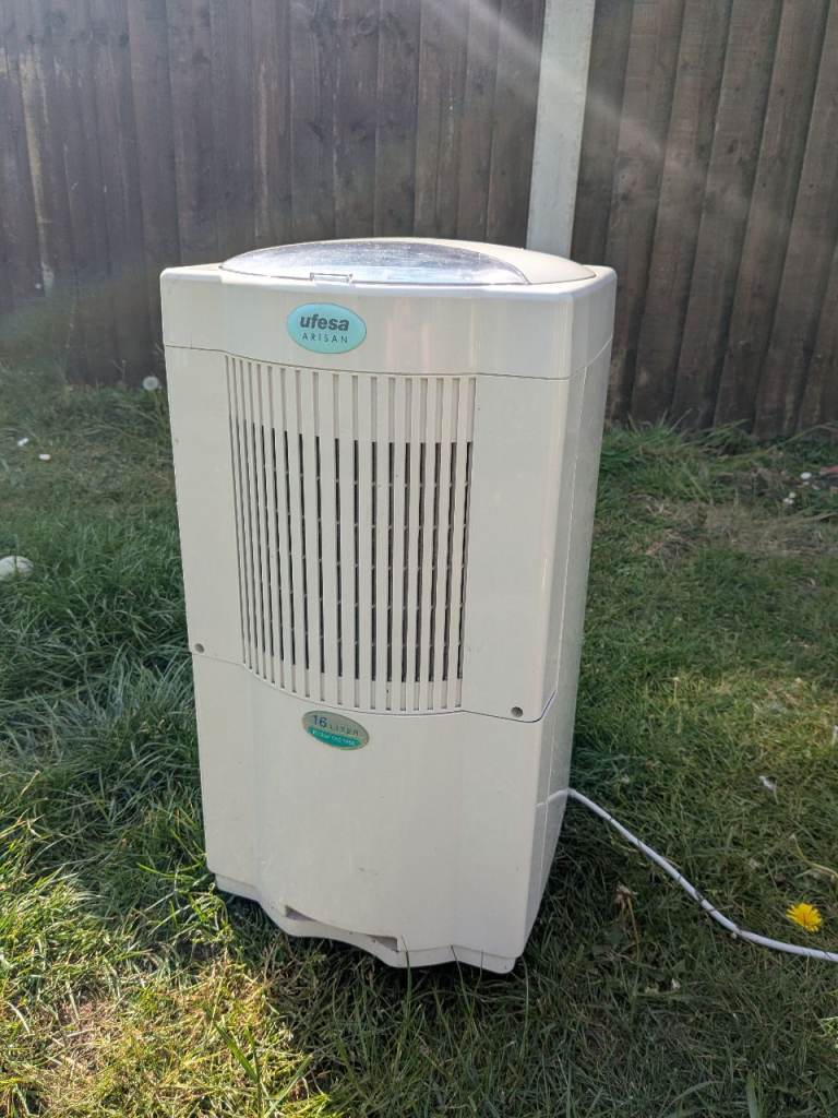 De-humidifier 