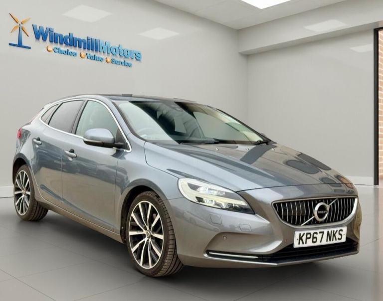 2017 Volvo V40 2.0 T2 Inscription Euro 6 (s/s) 5dr HATCHBACK Petrol Manual