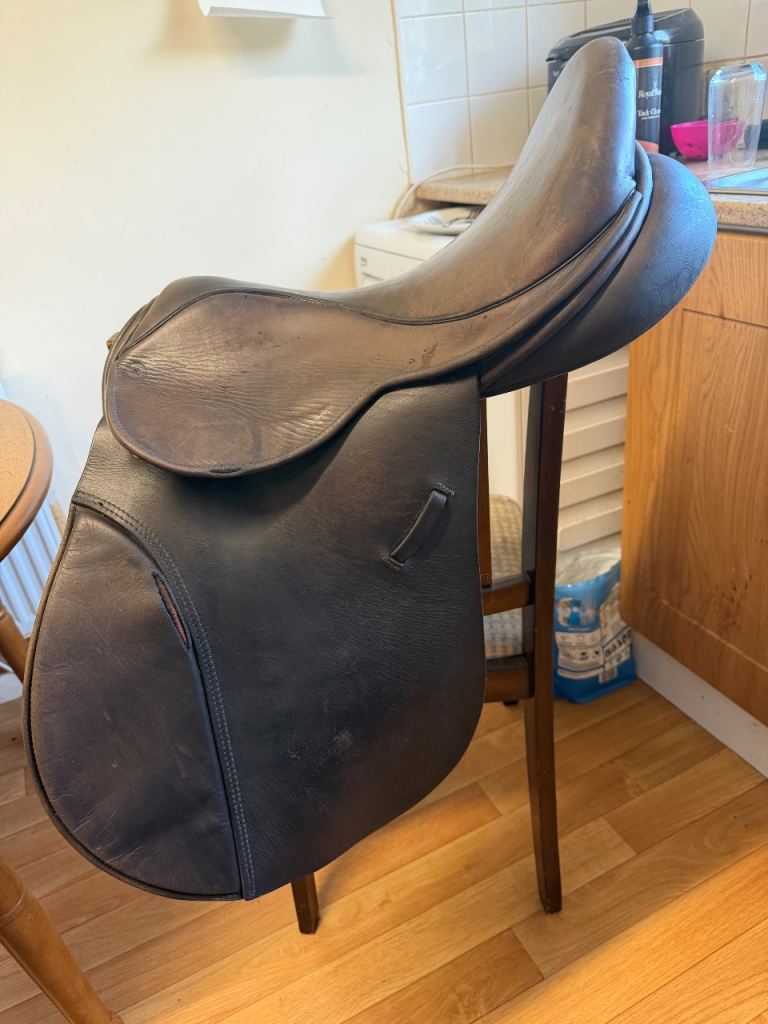 18inch brown ideal saddle 