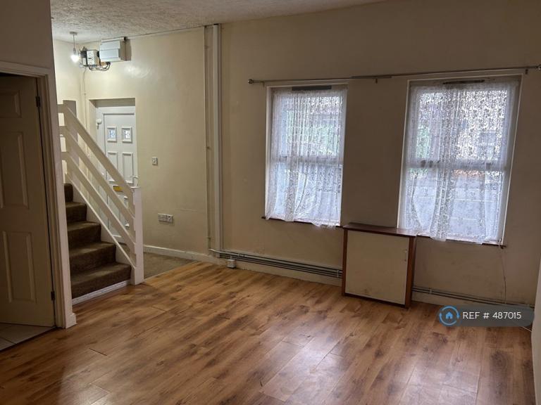 2 bedroom house in Albion Cottages, Pembroke Dock, SA72 (2 bed) (#487015)