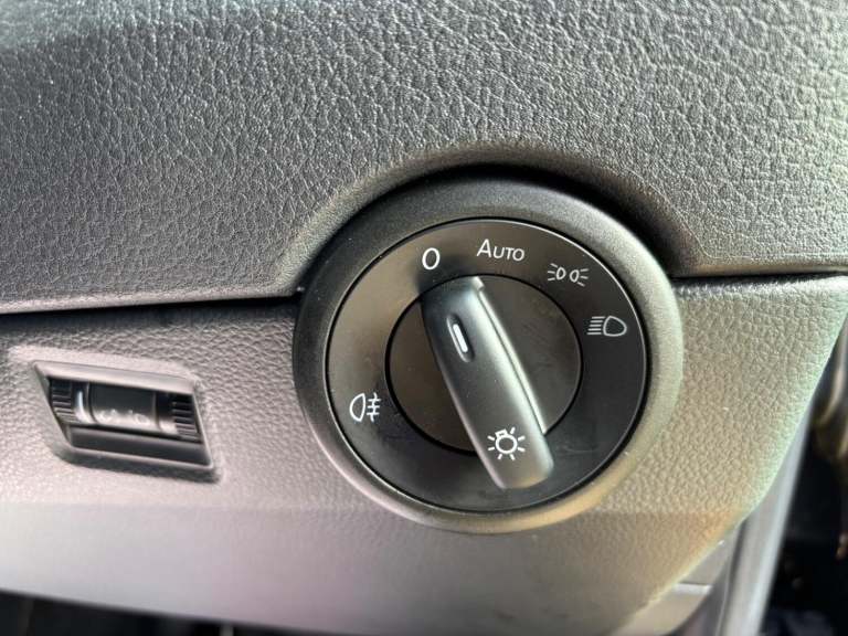 VOLKSWAGEN TRANSPORTER DRIVER TRANSFER WAV WHEELCHAIR ACCESSIBLE VEHICLE 2.0