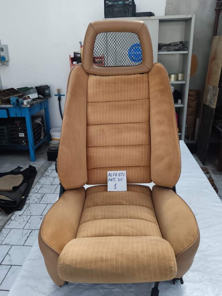 Front seats Alfa Romeo GTV