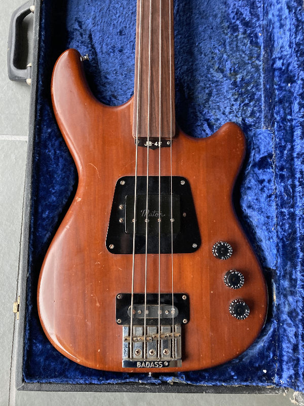 Maton JB-4 Fretless 4 string Bass Guitar with hard case