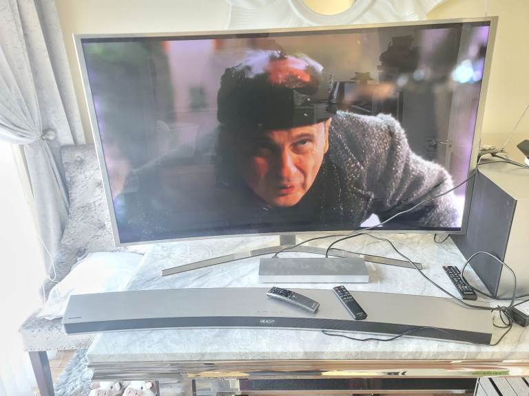 55"SAMSUNG CURVED SMART TV/SPARE OR REPAIR 